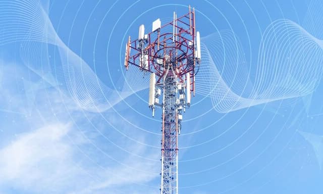 درک رابطه بین فرکانس، فاصله و توان سیگنال